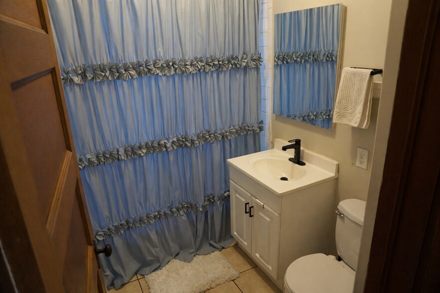 Building Photo - 3022 N Cramer St