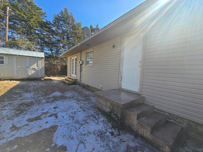 Building Photo - 3 Bedroom 2 Bath home in Shawnee!