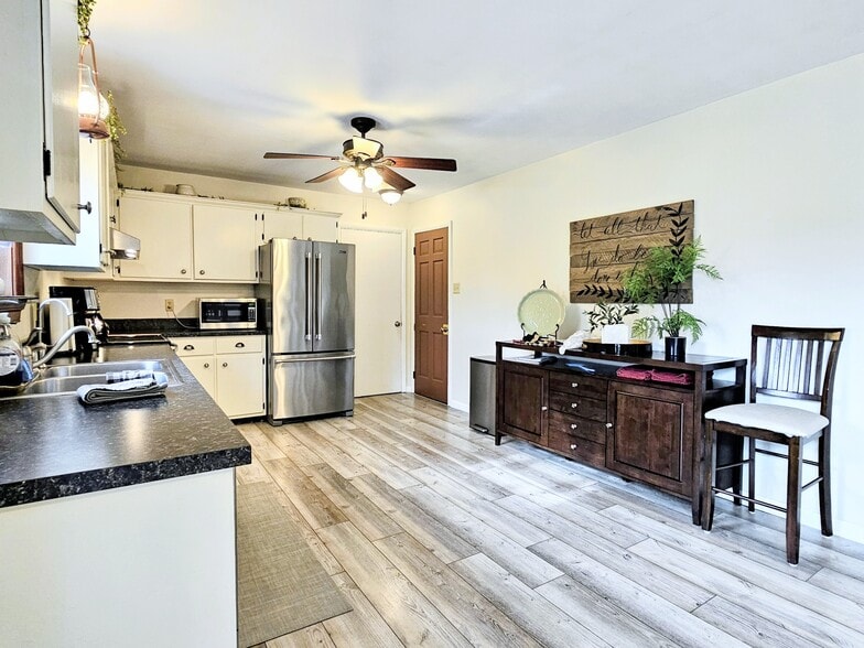 Building Photo - 1329 Landisville Rd