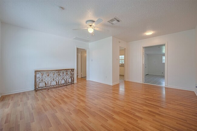 Building Photo - 5513 Fairdale Ln