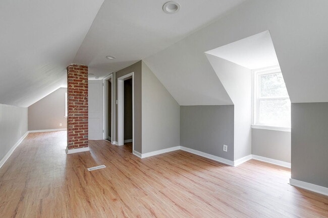 Building Photo - 3009 Napoleon St