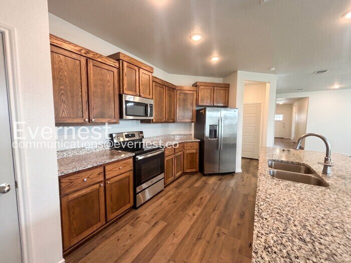Building Photo - 870 Freedom Cir