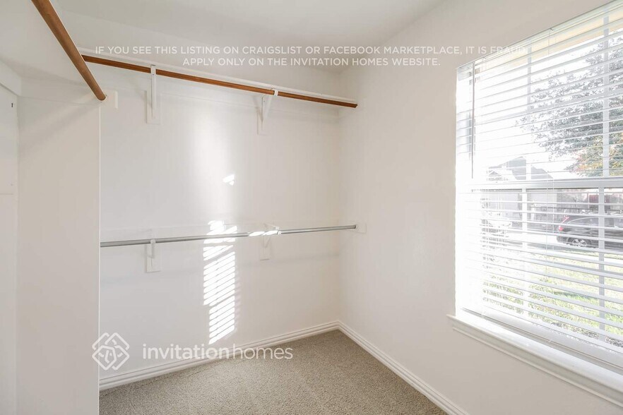 Building Photo - 13425 Austin Stone Dr