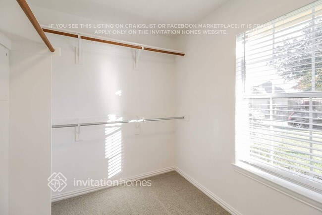 Building Photo - 13425 Austin Stone Dr
