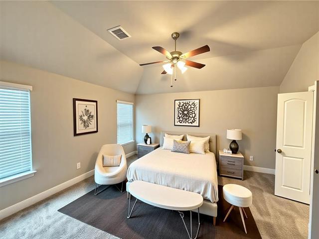 Building Photo - 210 Jacaranda Dr