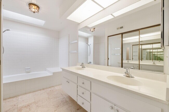 Building Photo - 41710 Colada Ct