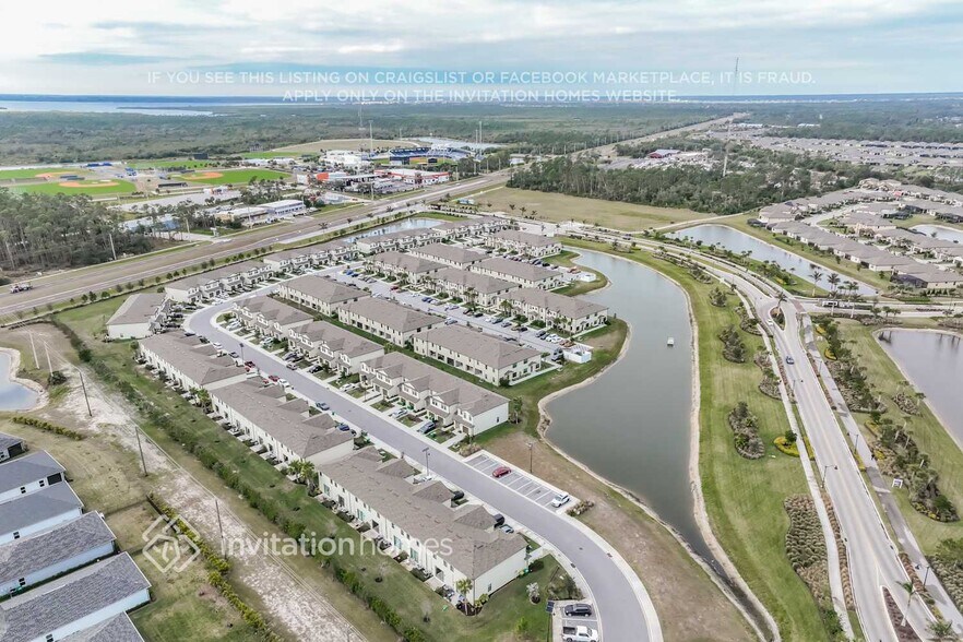 Building Photo - 1945 E Landings Wy