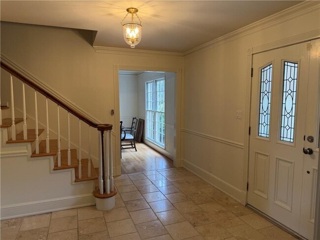 Building Photo - 2850 Cravey Dr NE