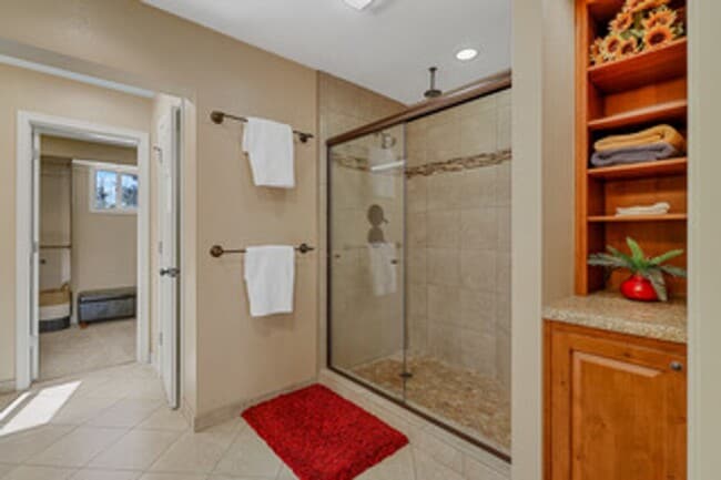 Building Photo - Stunning Doney Park Home