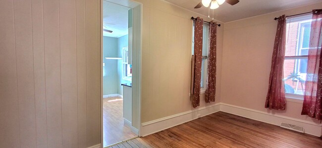 Building Photo - Short Term 2 Bed 1 bathroom Rowhome in Col...