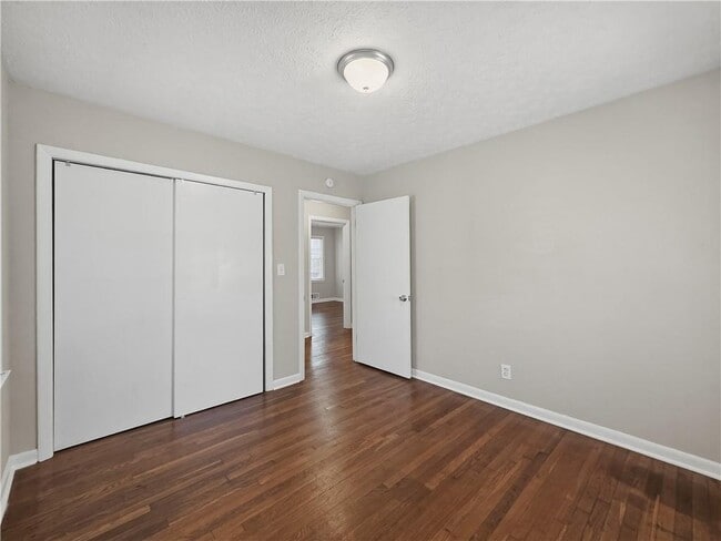 Building Photo - 228 Stoneybrook Dr