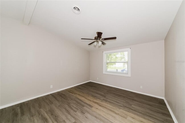 Building Photo - 5111 22nd St Ct E