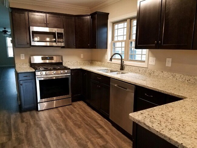 Building Photo - 364 Rock Springs Rd