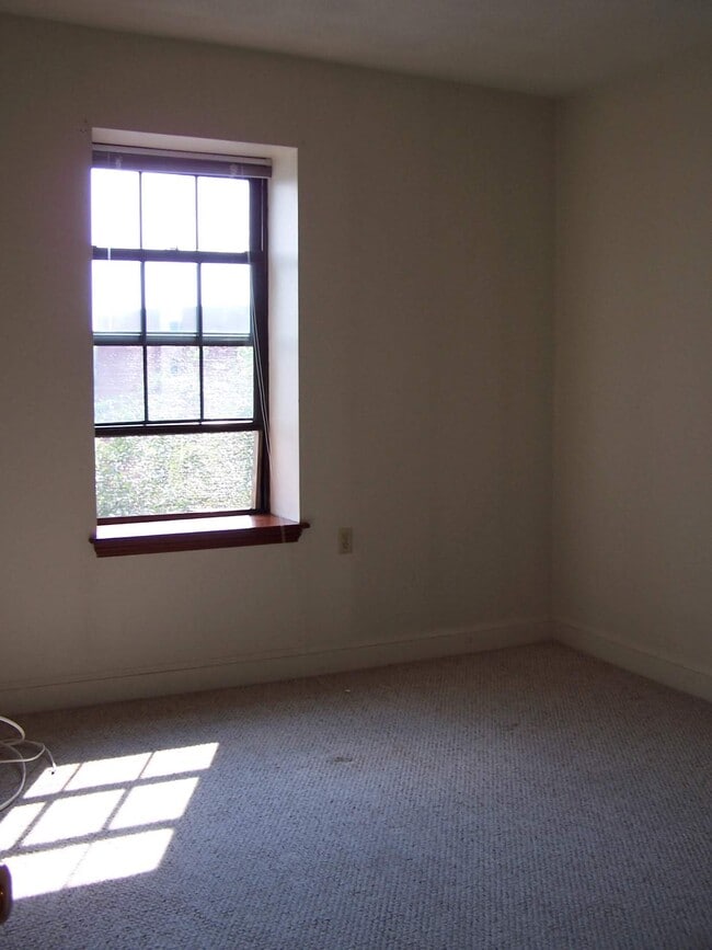 Building Photo - 14 John Eliot Square 4F