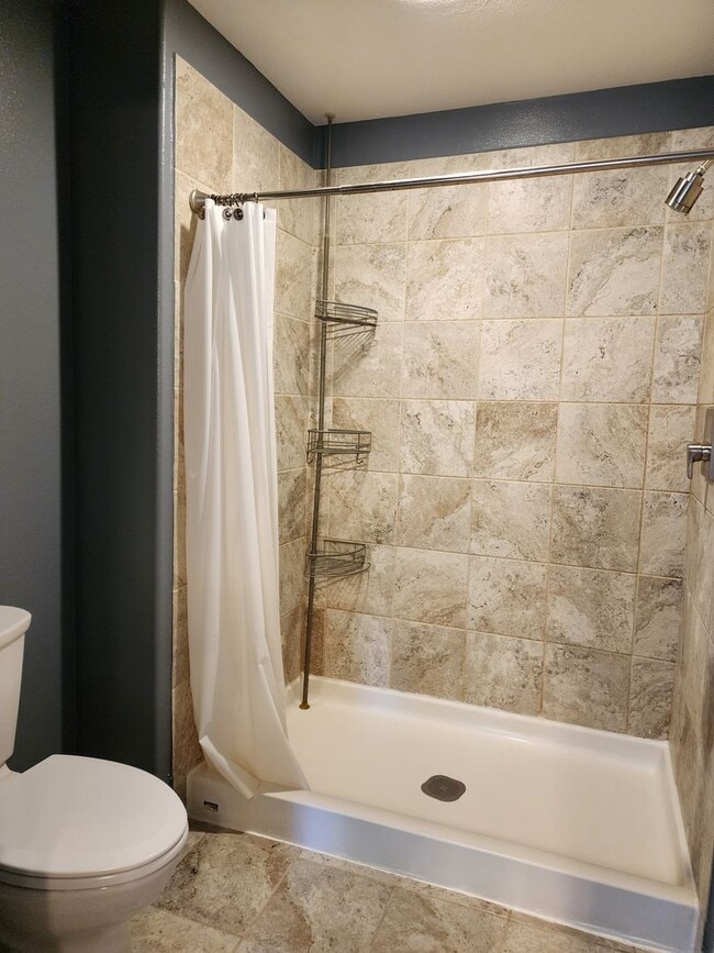 Building Photo - Stunning Regency Estates Home