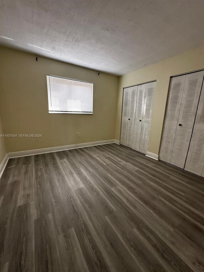 Building Photo - 10000 NW 80th Ct