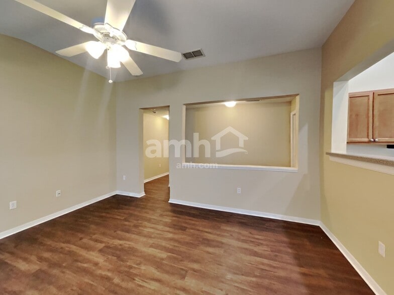 Building Photo - 9742 Simeon Dr