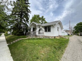 Building Photo - 3020 Jefferson St