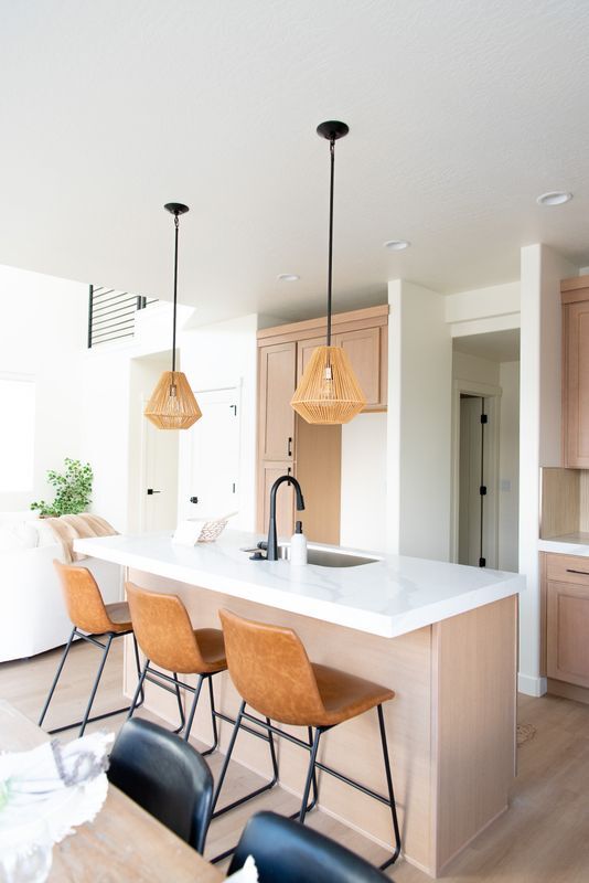 Building Photo - 1802 Drake Ln