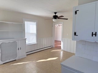 Building Photo - 445 Main St