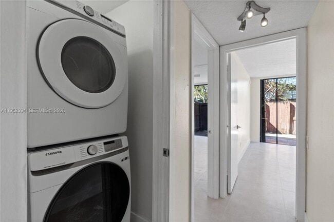 Building Photo - 6907 SW 115th Pl