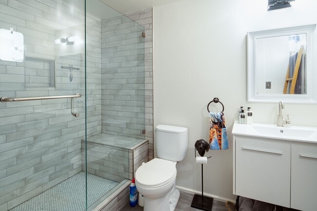 Building Photo - Sterchi Lofts #407 Authentic Urban living -  3 bedroom, 2 bath - FURNISHED - $2800 per month Spec...