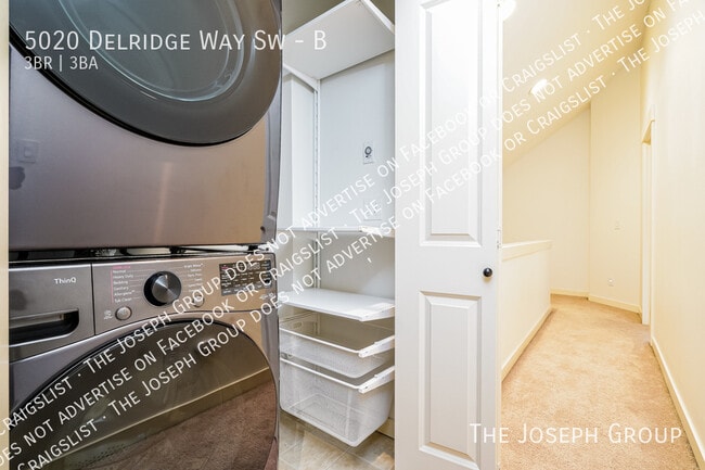 Building Photo - 5020 Delridge Wy SW