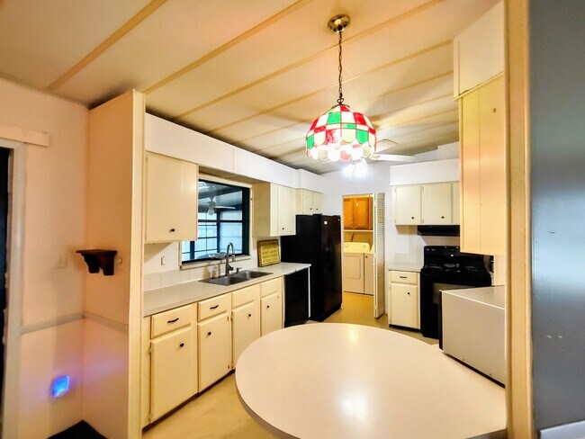 Building Photo - 163 Buchanan Cir