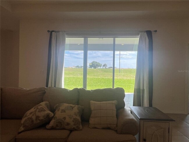 Building Photo - 4552 SW 65th Pl