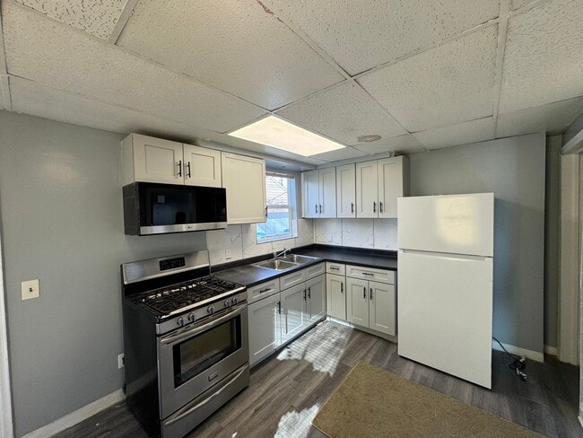 Building Photo - 3758 Palm Ave