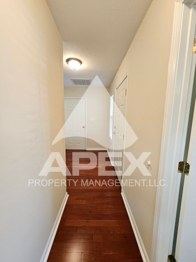 Building Photo - Stunning 2 Bd-2 Ba Condo with 1-Car garage...