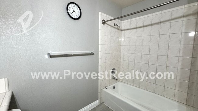Building Photo - 13858 Rincon Rd