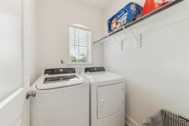 Building Photo - 21203 Electric Lgt Trl