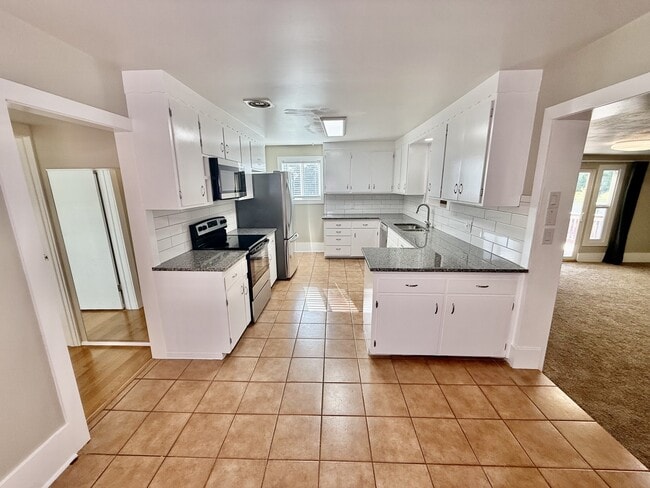 Building Photo - 3490 S Pk Mdws Cir