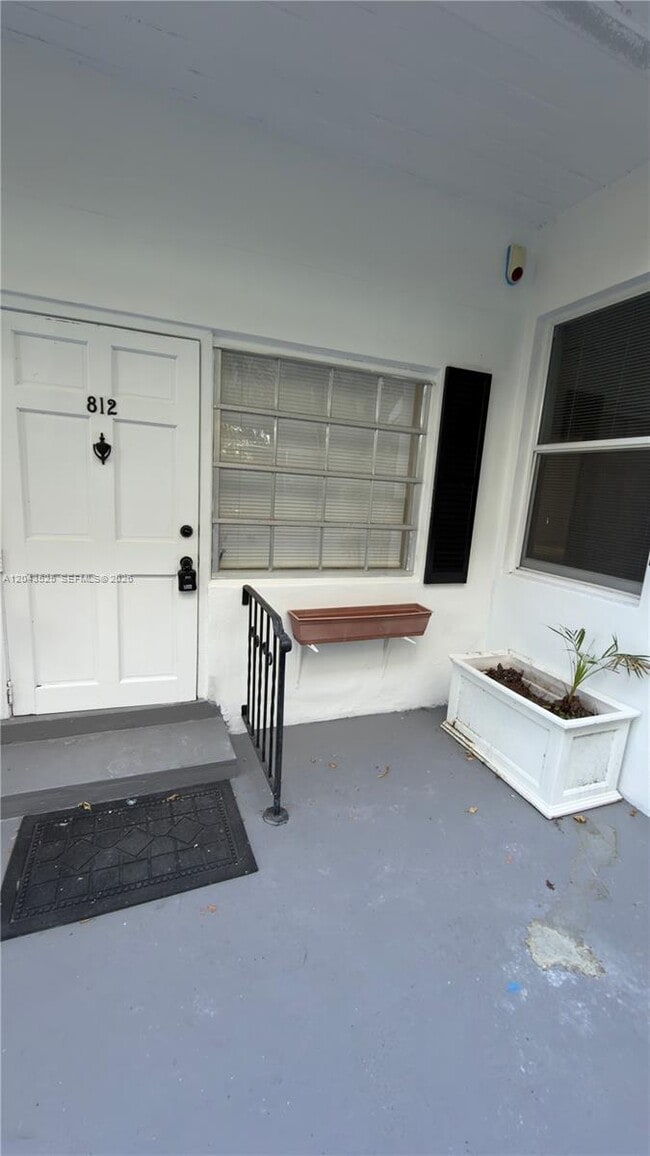 Building Photo - 808 84th St