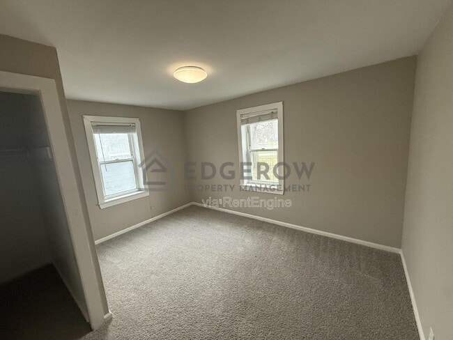 Building Photo - 1585 Wilson Ave SW