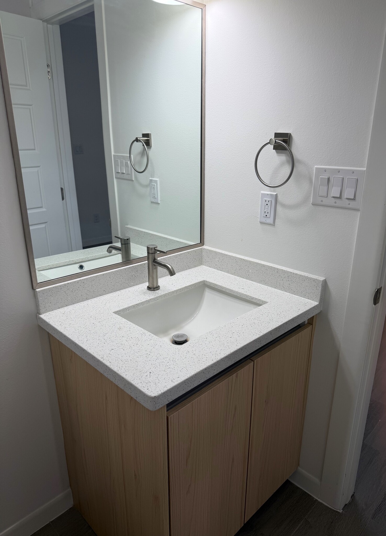 Building Photo - 220 W Campeche Ave