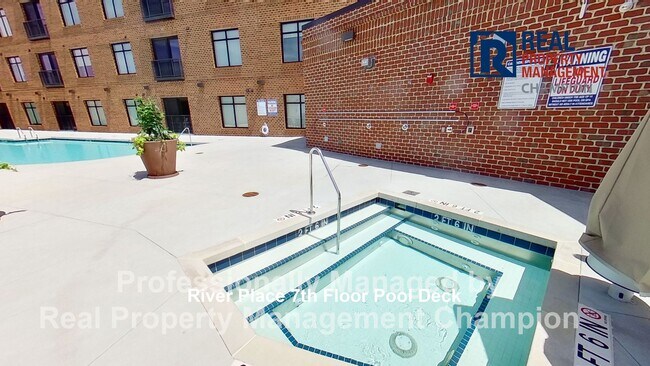 Building Photo - Luxury Condo with Water Views in Heart of Wilmington