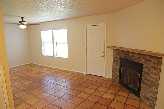 Building Photo - 4 Deerfield Dr