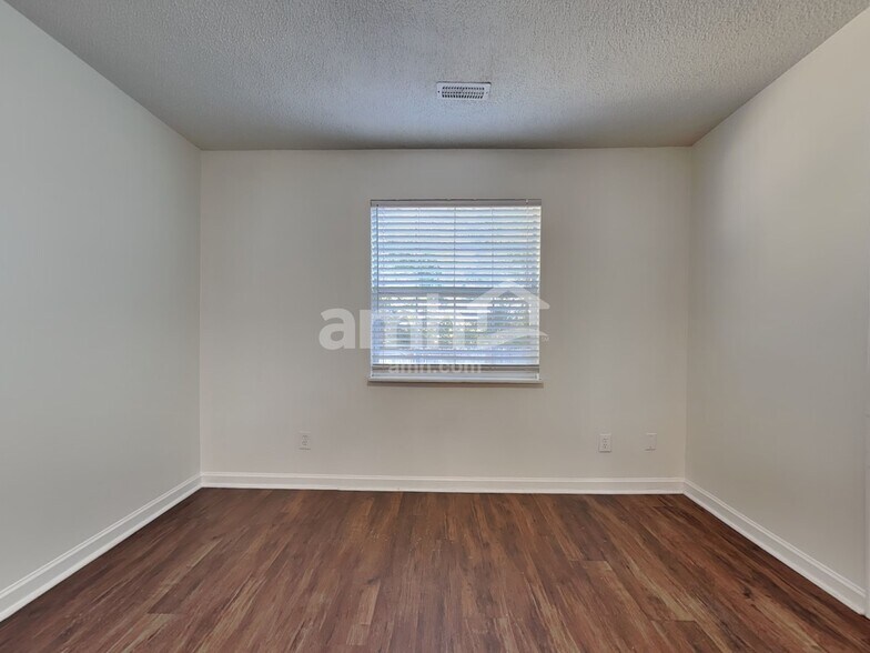 Building Photo - 7548 Applecross Rd