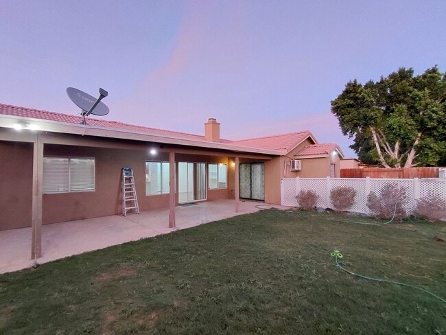 Building Photo - 936 Alameda St