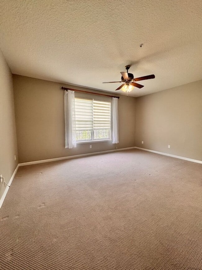 Building Photo - Condominium for rent