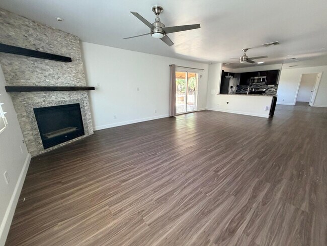 Building Photo - 2314 N 64th Pl