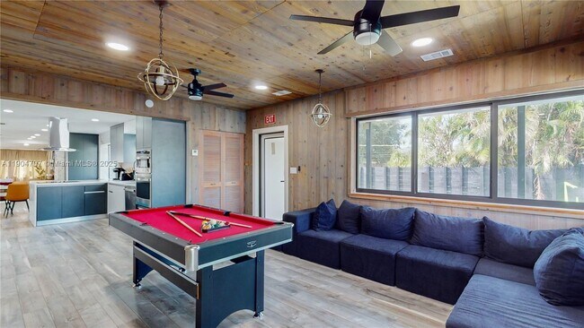 Building Photo - 2525 Garfield St