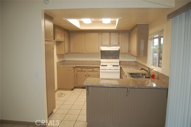 Building Photo - 5564 Louise St