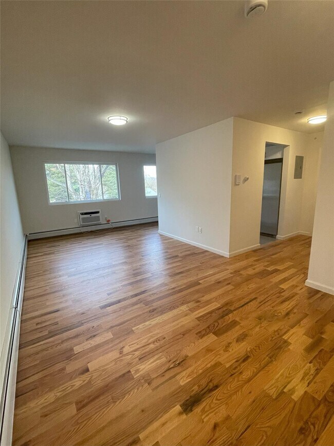 Building Photo - 3 Woods End Cir