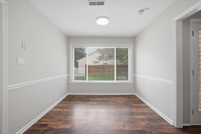 Building Photo - 2252 Newstead Dr