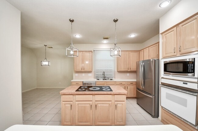 Building Photo - 1123 Spinnaker Way