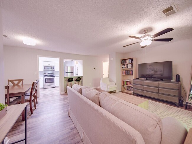 Building Photo - 1052 Churchill Downs Ct