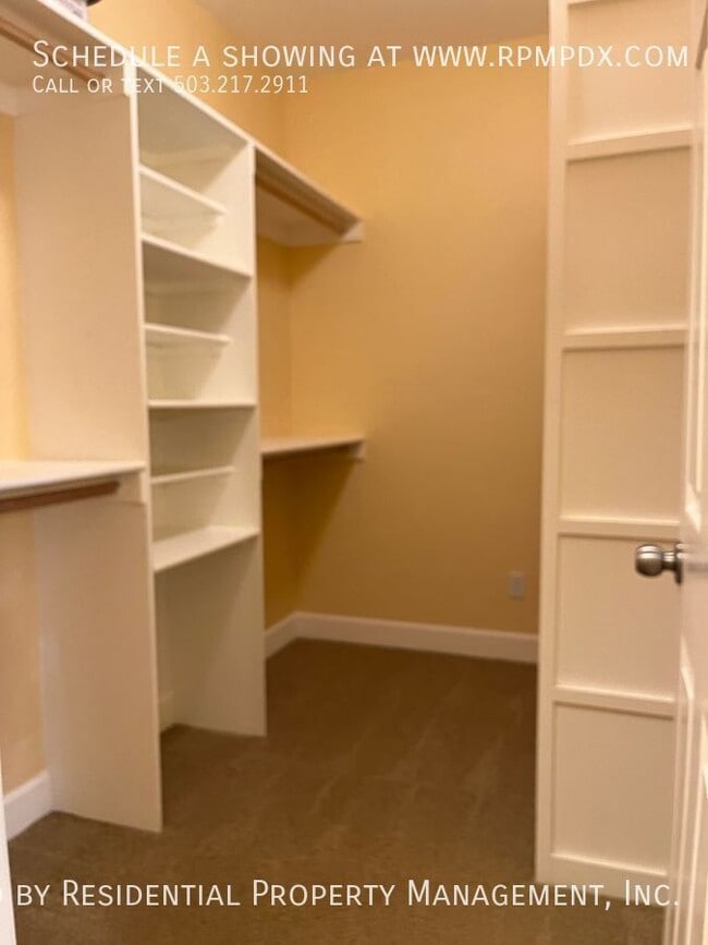 Building Photo - 3964 NW Brookview Way